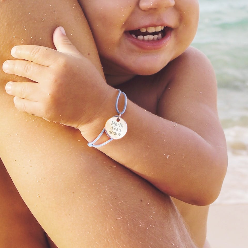 Bracelet medaille personnalisé pour enfant