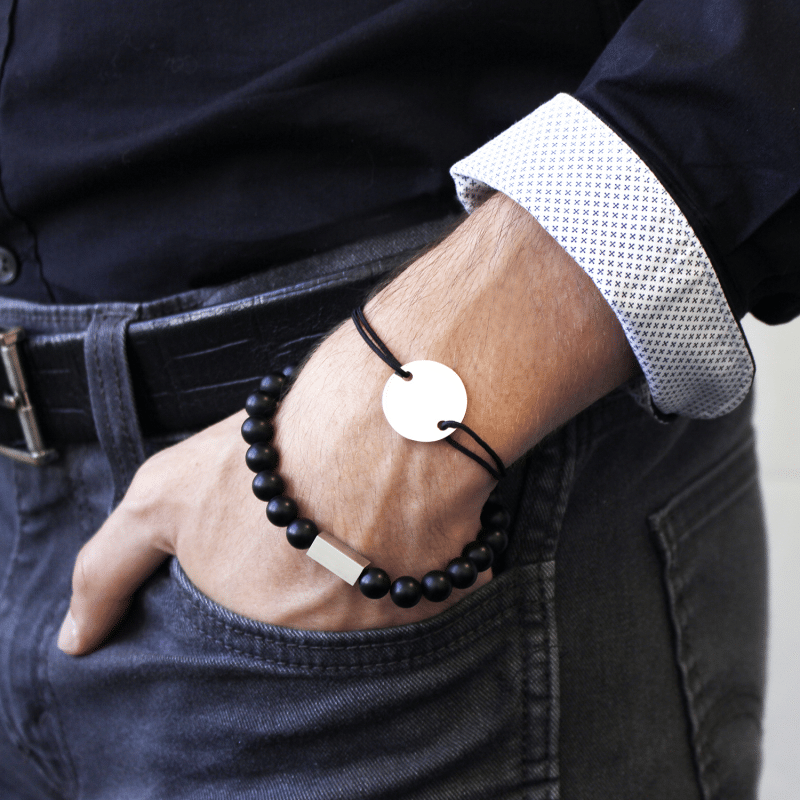 bracelets-noirs-cordons-hommes-personnalises