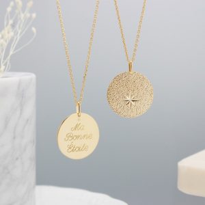 collier-medaille-rose-des-vents-plaque-or