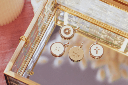 Votre collier sur mesure avec les pendentifs personnalisés