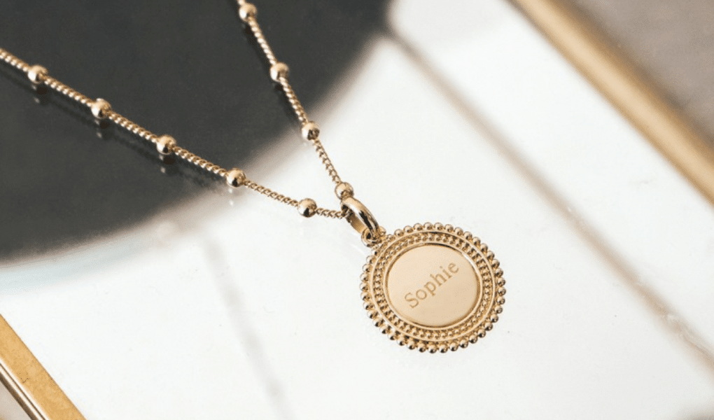 Pourquoi offrir des bijoux personnalisés à votre femme ?
